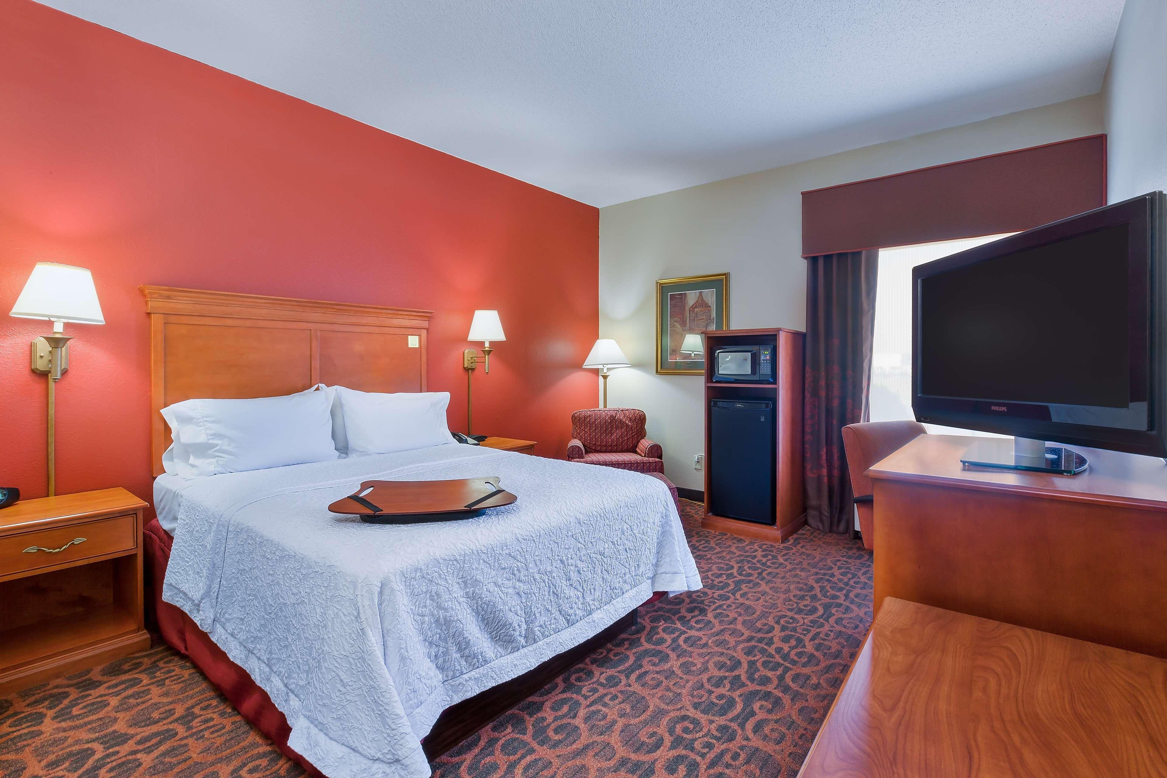 Hampton Inn Марион Экстерьер фото