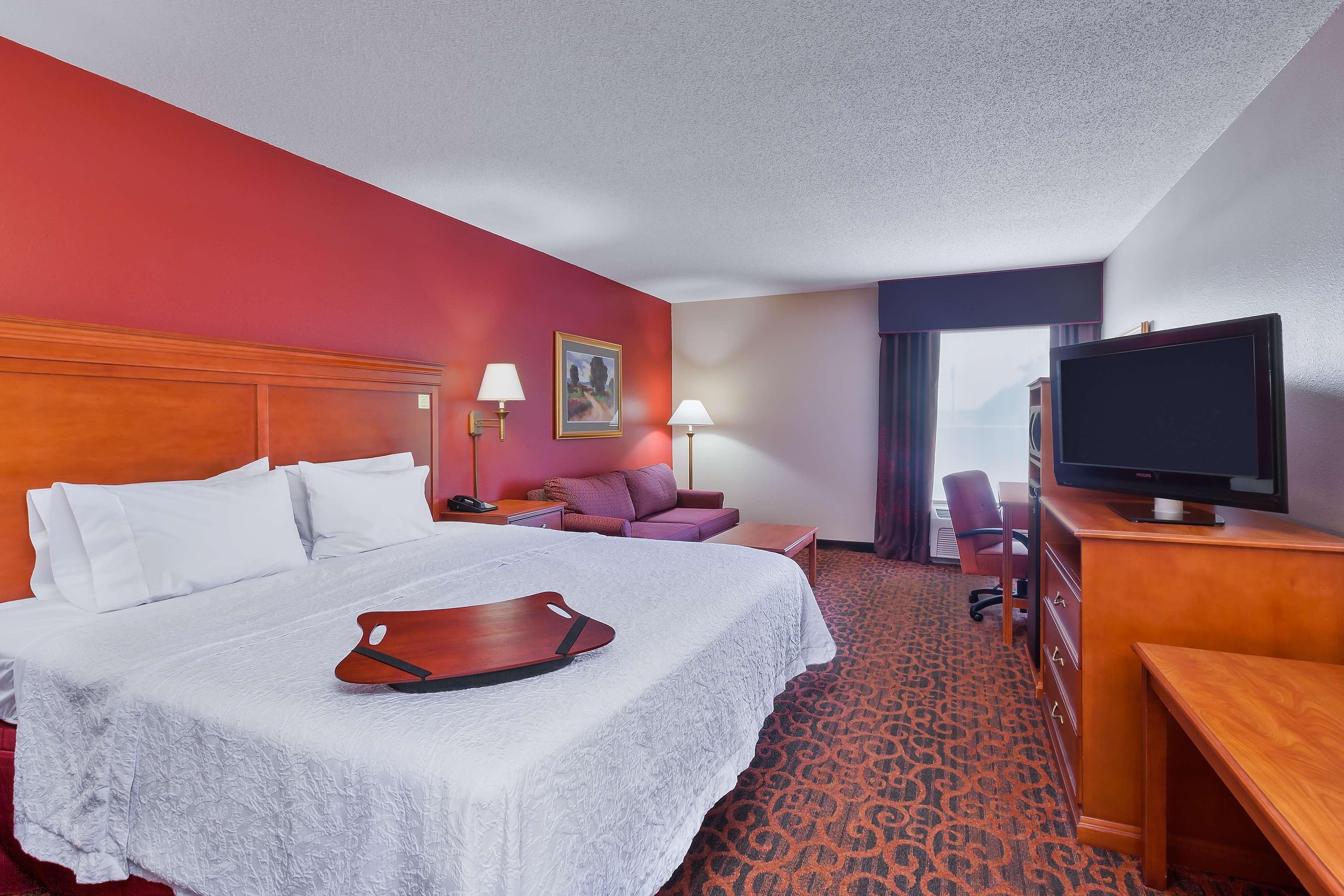 Hampton Inn Марион Экстерьер фото