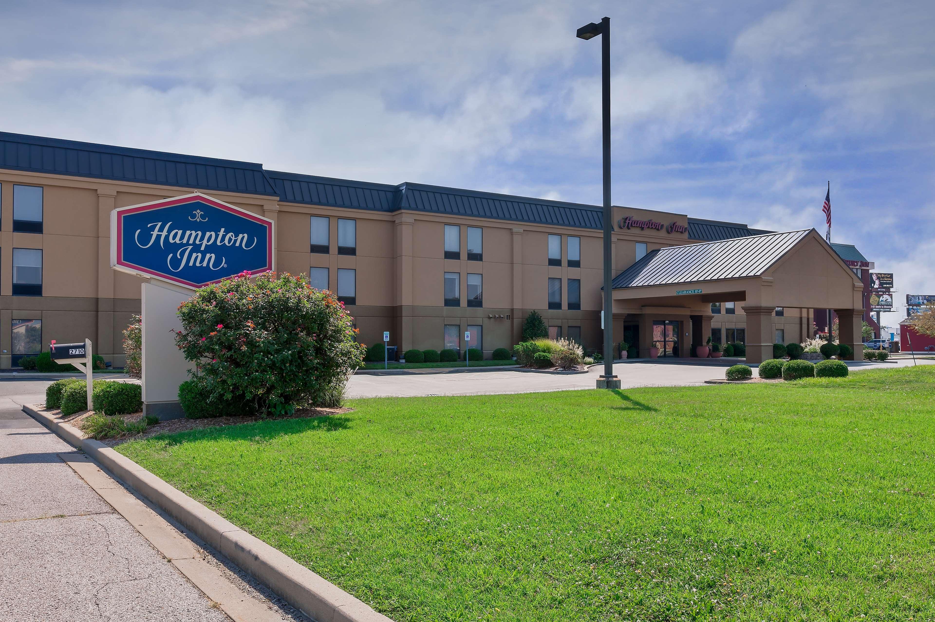 Hampton Inn Марион Экстерьер фото